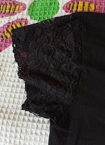 s Beden Siyah dantel detaylı t-shirt