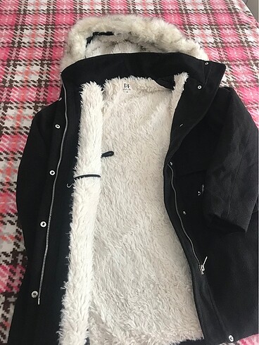 Zara Mont kaşe