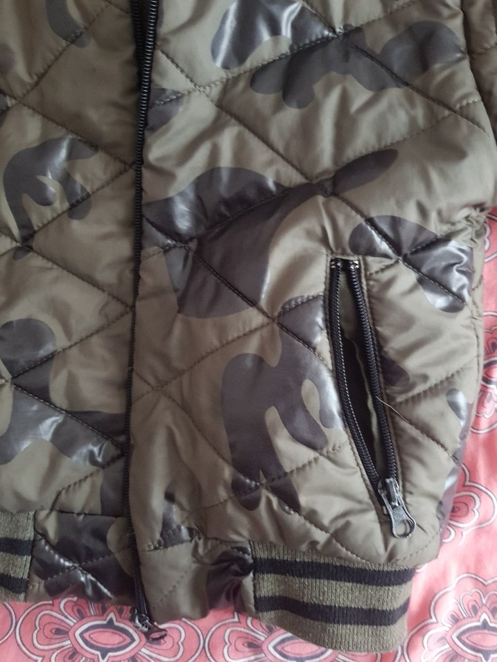 Kapüşonlu Kamuflaj Desenli Erkek Çocuk Mont - Görsel 5