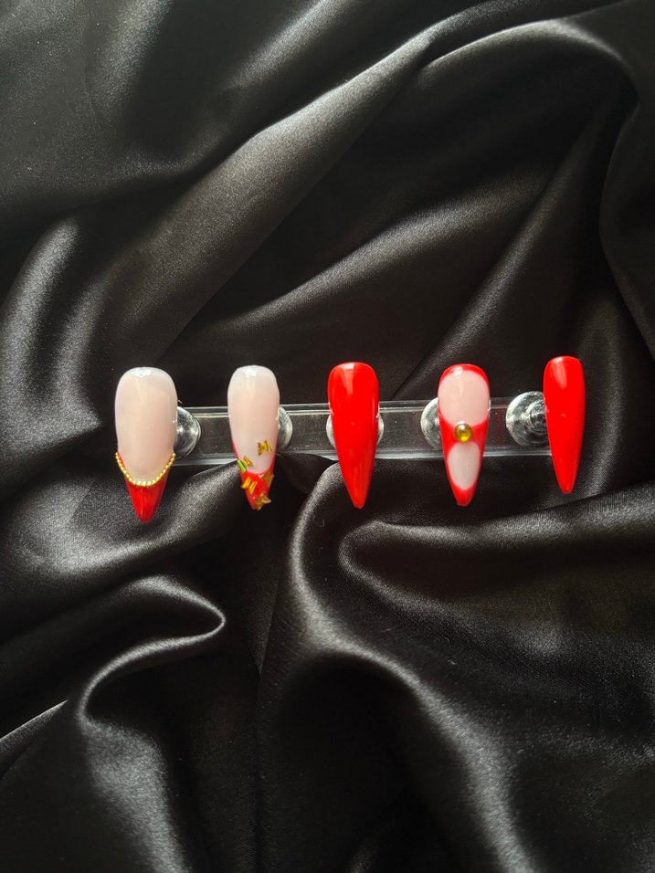 Kırmızı Renkli Parlak Jel Takma Tırnak - Görsel 4