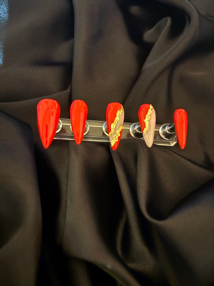 Koyu Kırmızı Jel Takma Tırnak - Görsel 2