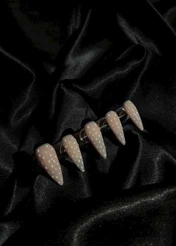 Bej Renkli Puantiyeli Jel Takma Tırnak - Görsel 3