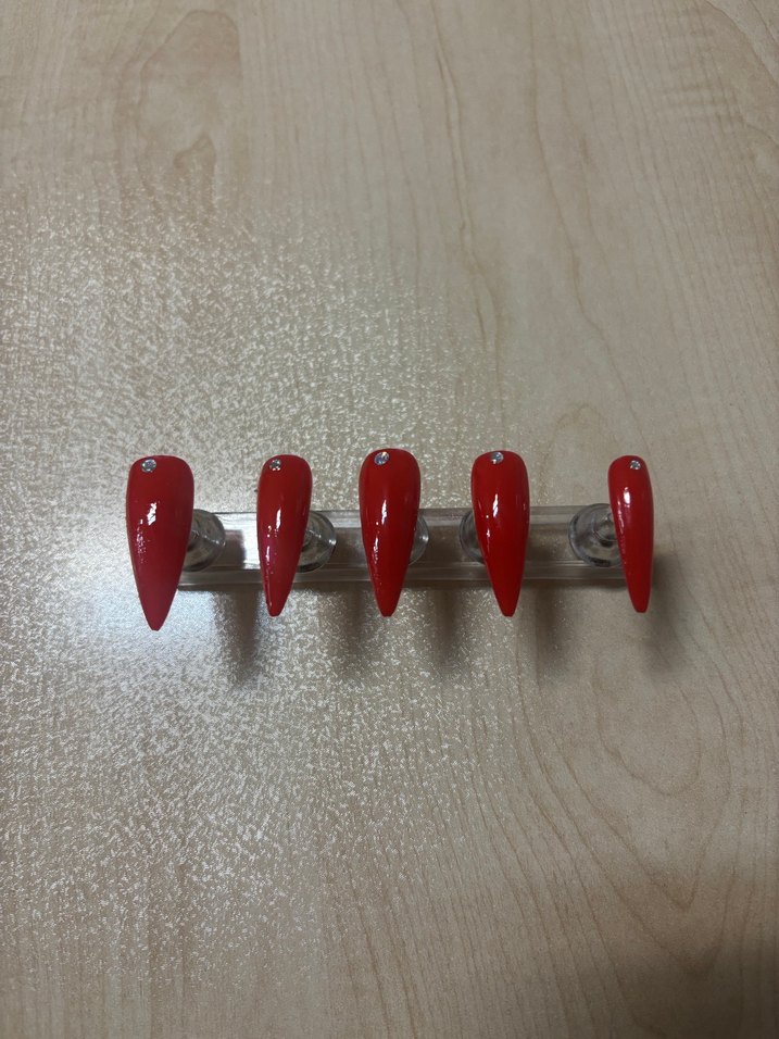 Kırmızı Renkli Parlak Jel Takma Tırnak - Görsel 3