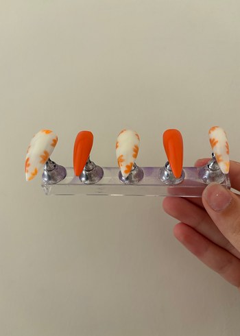 Turuncu Desenli Jel Takma Tırnak - Görsel 2