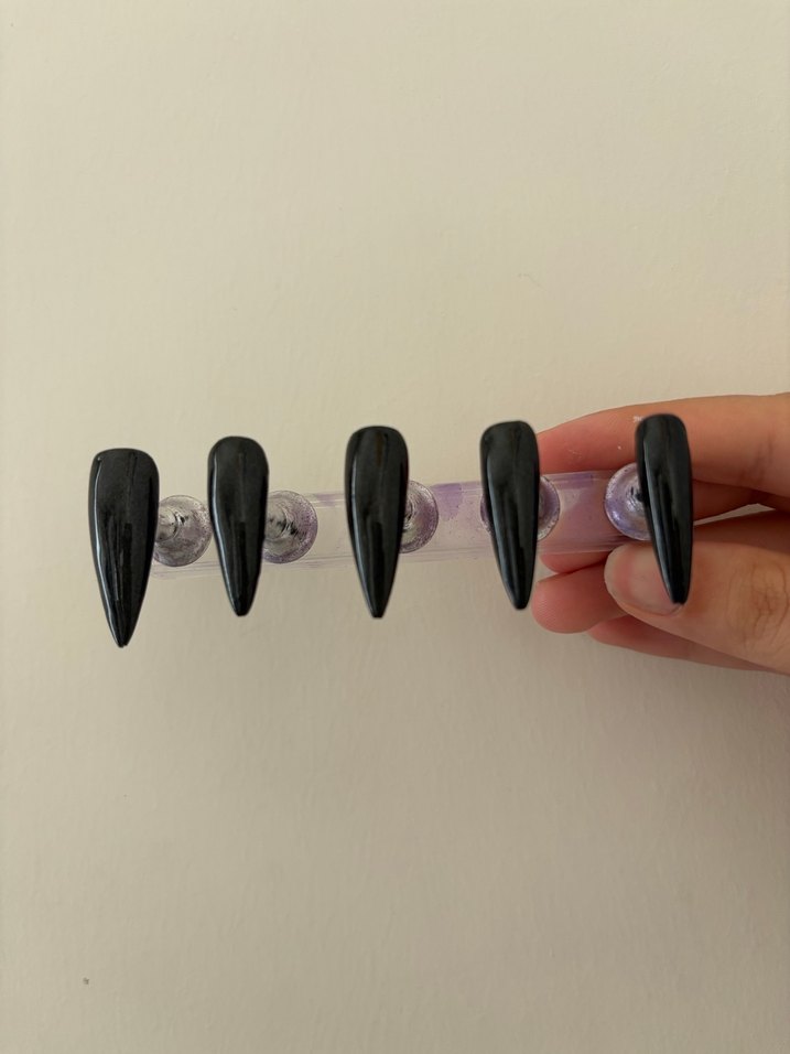 Siyah Uzun Sivri Takma Tırnak Seti - Görsel 2