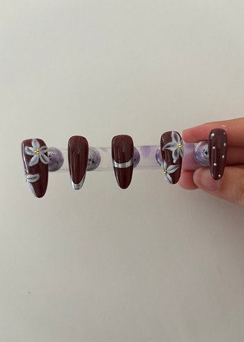 Bordo Çiçekli Jel Takma Tırnak - Görsel 3