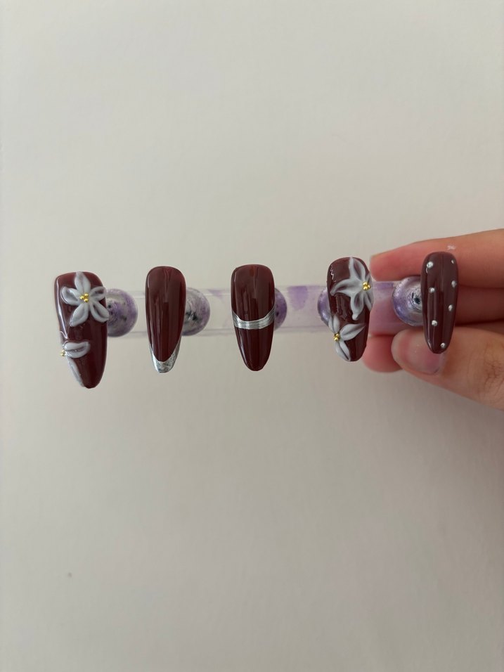 Bordo Çiçekli Jel Takma Tırnak - Görsel 3