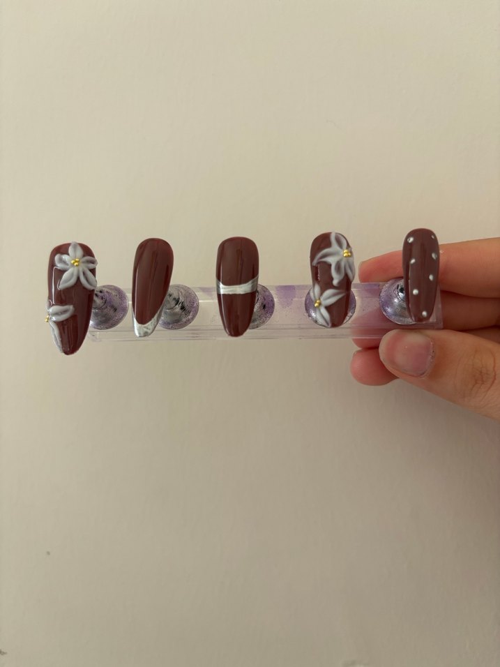 Bordo Çiçekli Jel Takma Tırnak - Görsel 2