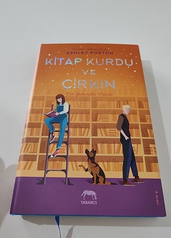 Kitap Kurdu ve Çirkin Ashley Poston