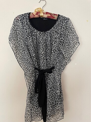 Leopar desen kuşaklı bluz