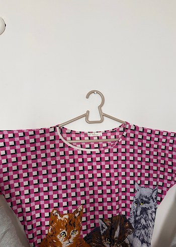 Pembe Baskılı Örgü Kedi Desenli Tişört - Görsel 4