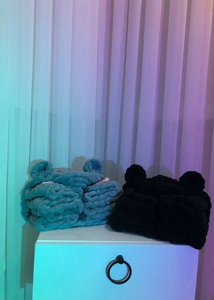 Siyah puffy kapüşonlu kulaklı atkımız el emeği. - Görsel 4