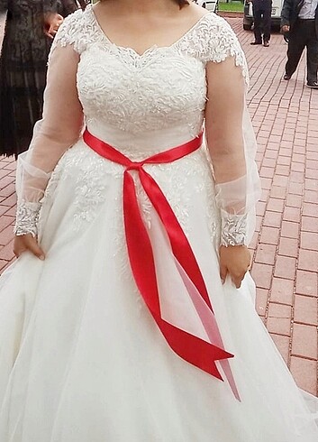 Gelinlik birkaç saat giyildi