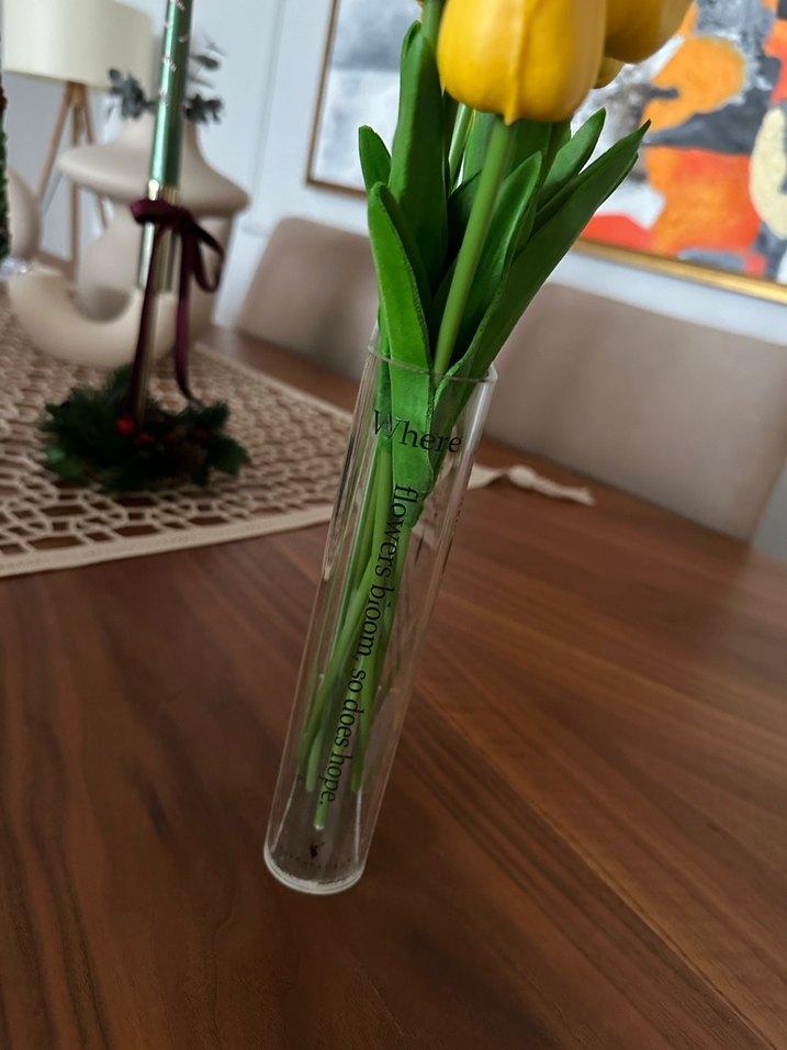 Sarı Lale ve Şeffaf kitap Vazo - Görsel 4