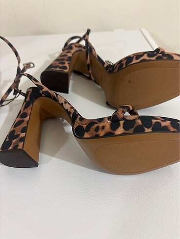 Zara Zara Leopar Desenli Topuklu Ayakkabı