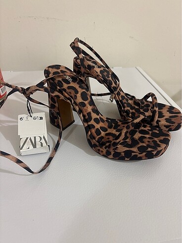 39 Beden kahverengi Renk Zara Leopar Desenli Topuklu Ayakkabı
