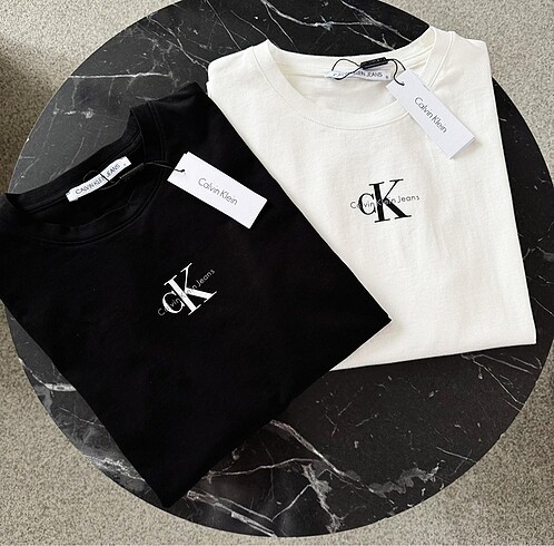 Calvin Klein Tişört