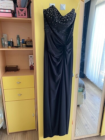 Diğer Bir kez giyildi, tertemiz abiye ????