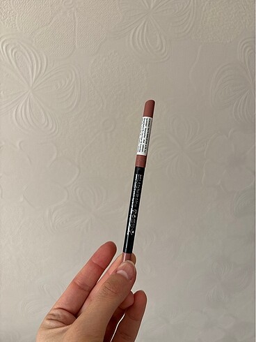 Beden Essence dudak kalemi soft beige