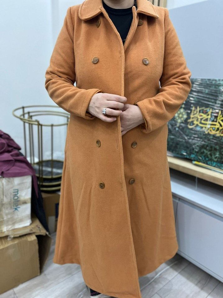 Bej Uzun Düğmeli Kadın Kaban - Görsel 3