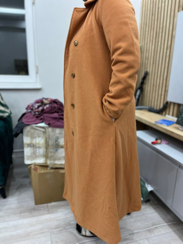 Bej Uzun Düğmeli Kadın Kaban - Görsel 2