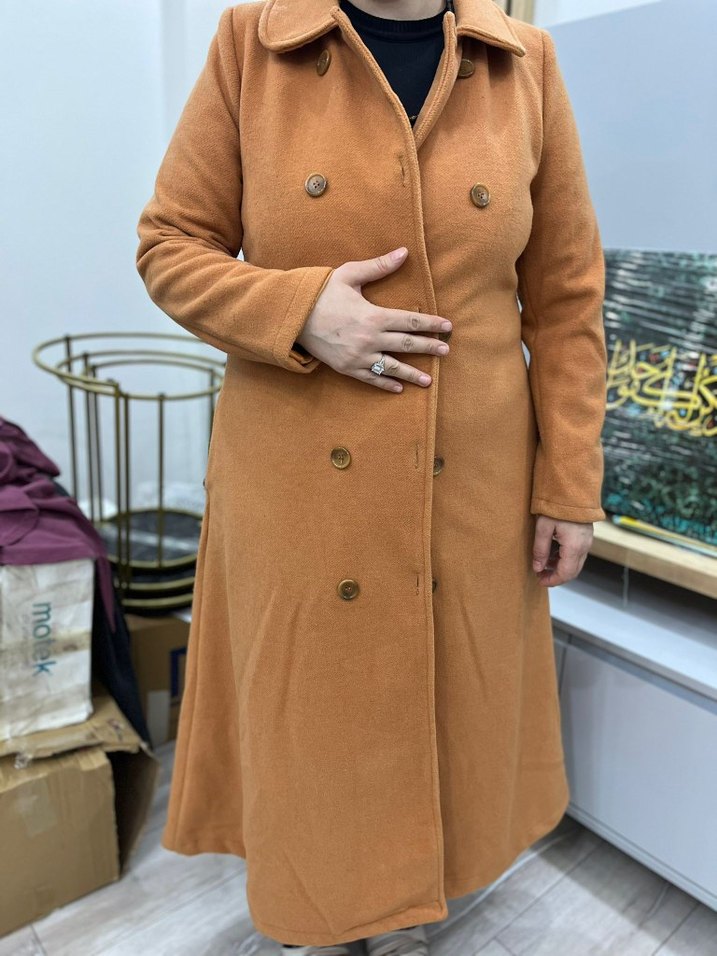 Bej Uzun Düğmeli Kadın Kaban - Görsel 4