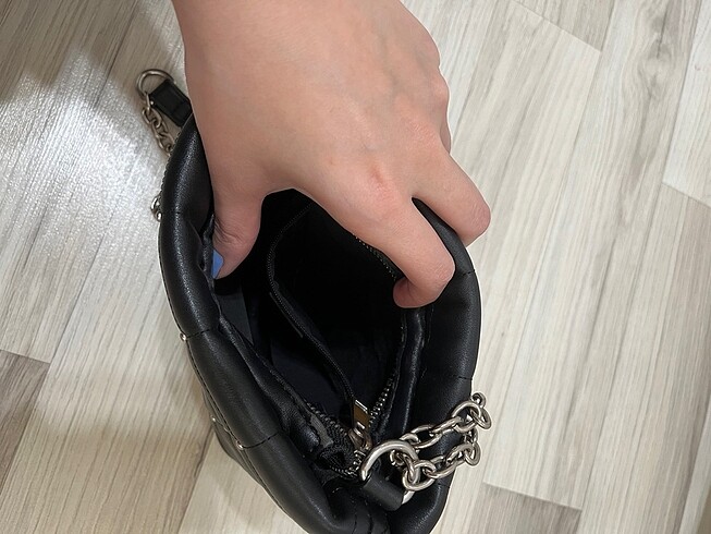  Beden siyah Renk Bershka çanta