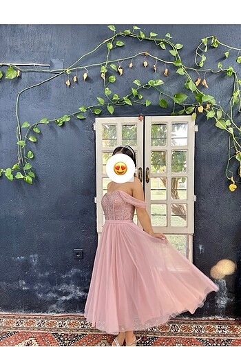 Nişan elbisesi