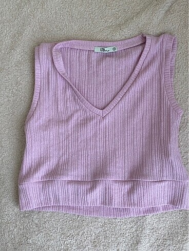 Coquette crop