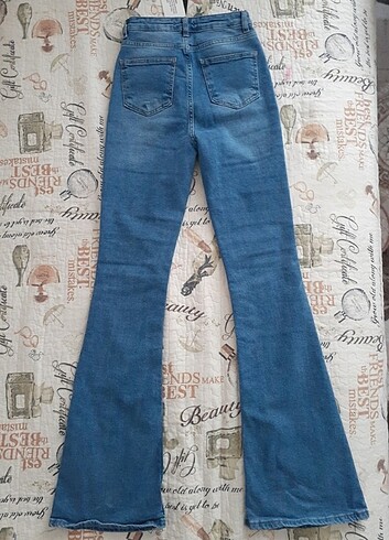 34 Beden mavi Renk Trendyolmilla düğmeli 34 beden flare jeans 