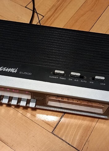 Vintage radyo-saat 