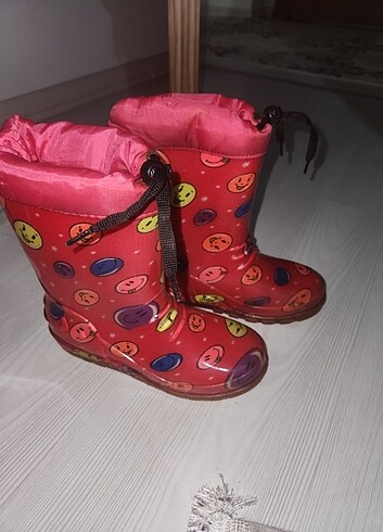 32 Beden pembe Renk Cocuk çizmesi