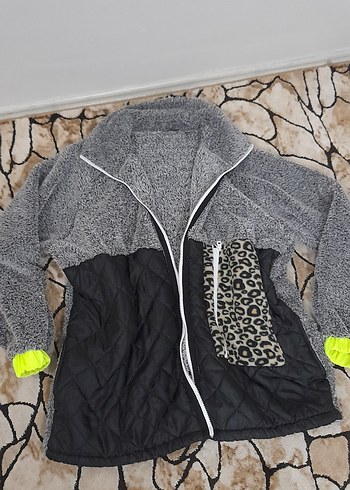 Gri Leopar Desenli Kısa Kadın Kışlık Mont
