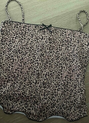 Bershka Leopar crop 