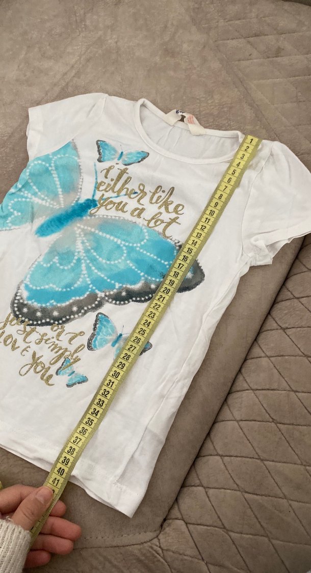 Mavi Kelebek Baskılı Kız Tişörtü - Görsel 2