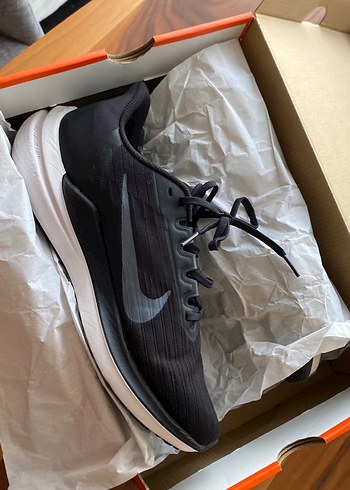 Nike Air Winflo 9  Siyah Bağcıklı Erkek Spor Ayakkabı - Görsel 3