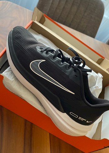 Nike Air Winflo 9  Siyah Bağcıklı Erkek Spor Ayakkabı - Görsel 2