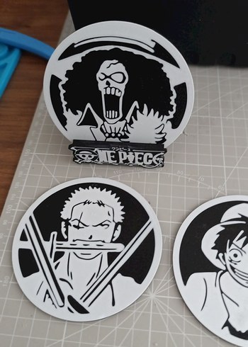 Beden Renk One Piece Siyah Beyaz Aksiyon Figürü bardak kupa altlığı