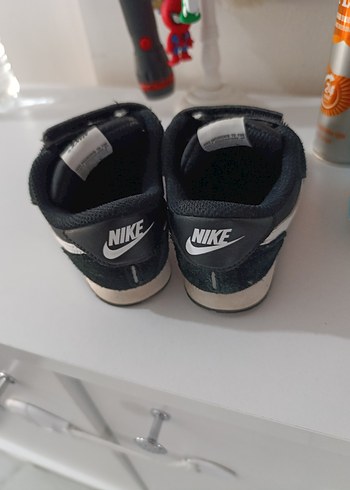 25 Beden Nike Erkek Çocuk Siyah Sneakers
