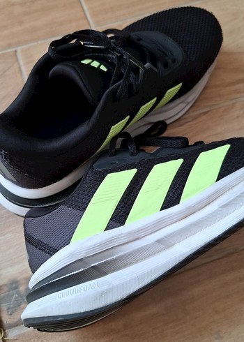 Az kullanılmış orijinal Adidas koşu ayakkabısı - Görsel 5