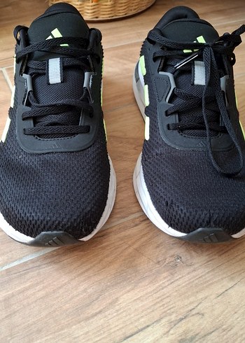 Az kullanılmış orijinal Adidas koşu ayakkabısı - Görsel 4