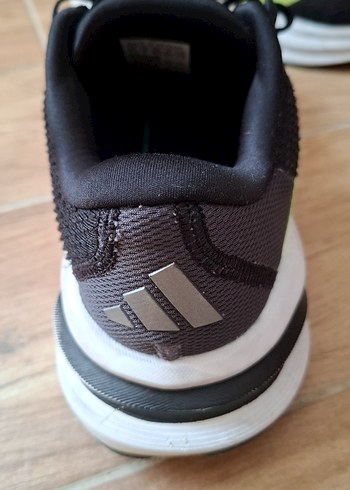 Az kullanılmış orijinal Adidas koşu ayakkabısı - Görsel 6