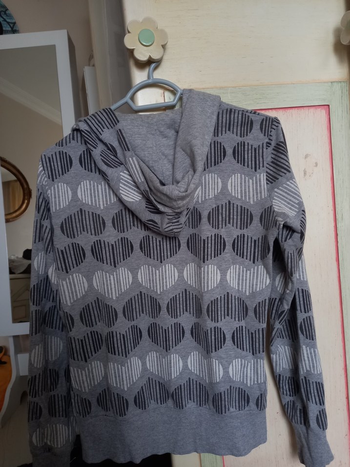 Gri Desenli Triko Hırka - Görsel 2