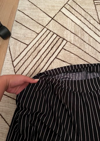Trendyol & Milla Çizgili, Pileli Siyah Kadın Kumaş Pantolon