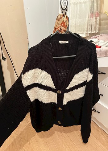 Siyah Beyaz Örgü Salaş Kadın Hırka - Görsel 2