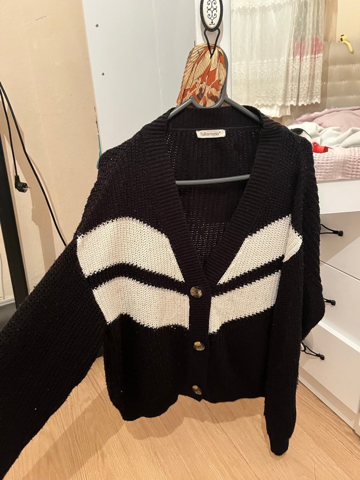 Siyah Beyaz Örgü Salaş Kadın Hırka - Görsel 2