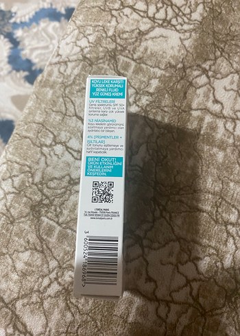 L'Oréal Paris Bright Reveal Renkli Güneş Kremi SPF 50 - Görsel 3