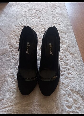 Siyah stiletto