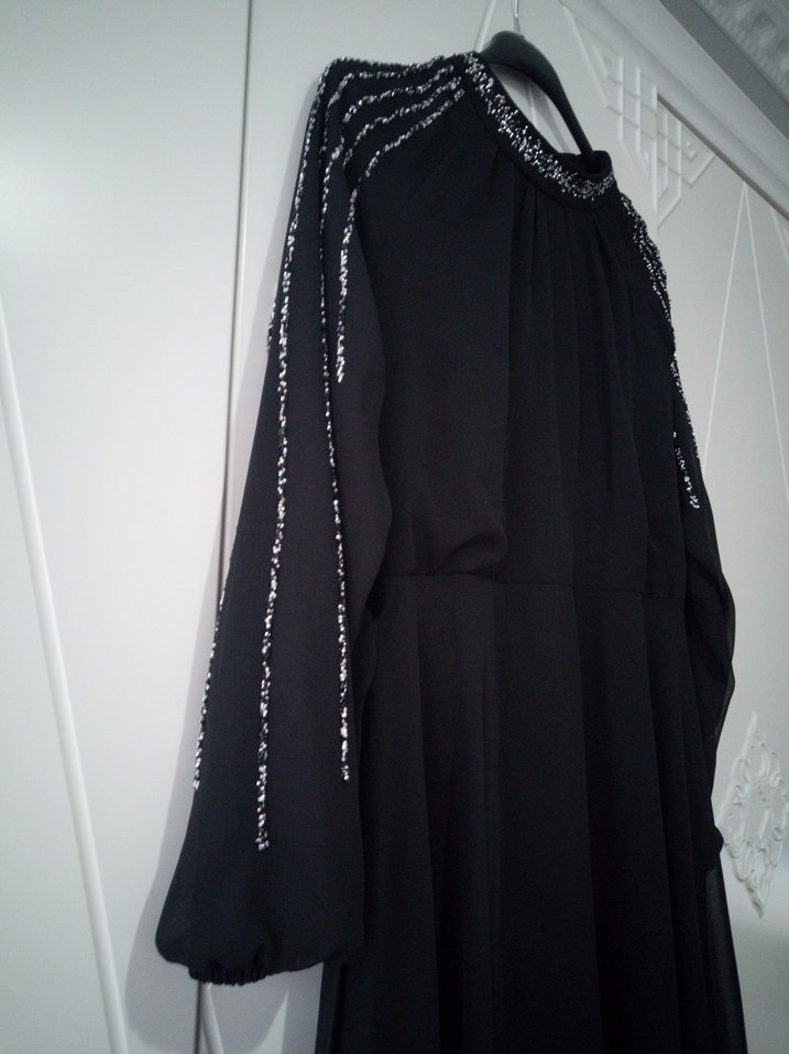 Siyah Uzun Kollu Gotik Uzun Elbise - Görsel 3