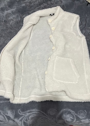 Beyaz Kürklü Kadın Yelek - Görsel 3